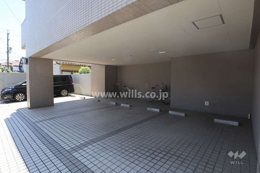 敷地内駐車場（屋内平面式）