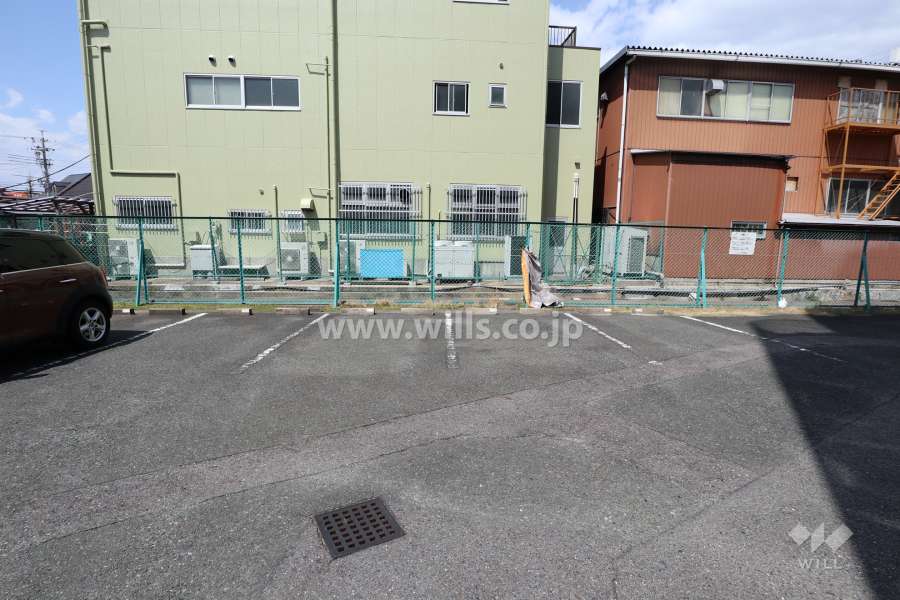 敷地内駐車場（屋外平面式）