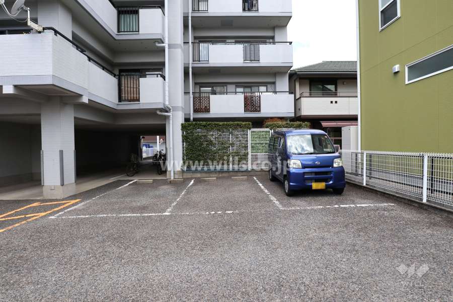 敷地内駐車場（屋外平面式）