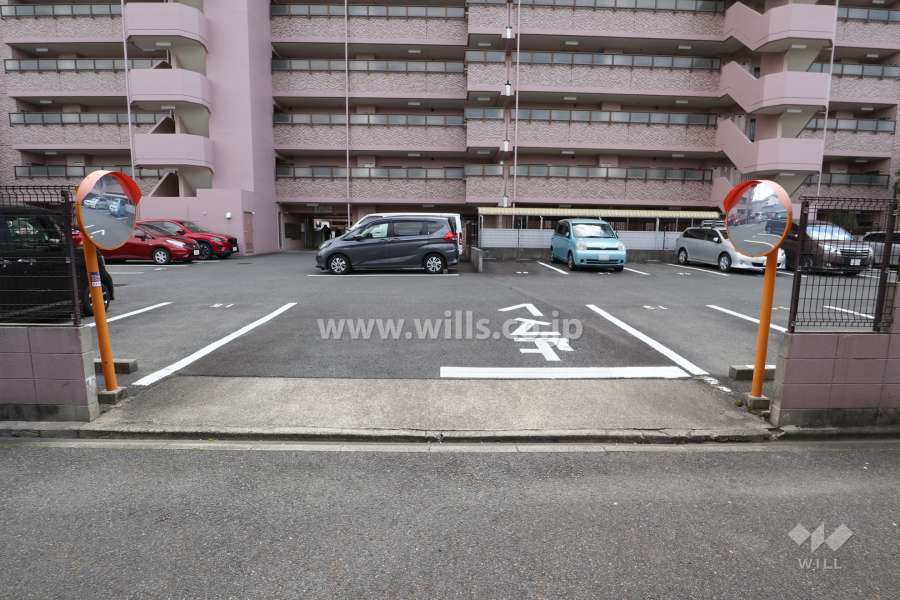 駐車場出入り口