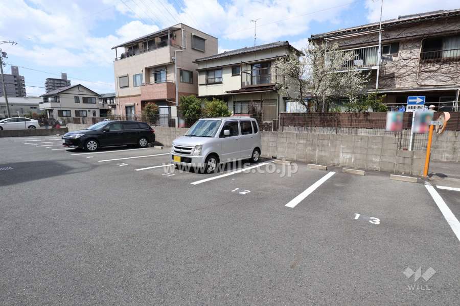 敷地内駐車場（屋外平面式）