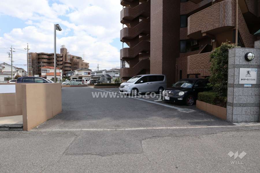 駐車場出入り口