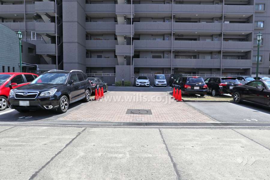 駐車場出入り口