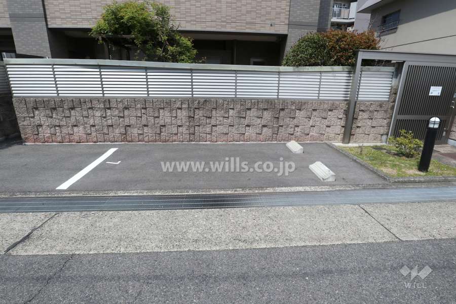敷地内駐車場（屋外平面式）
