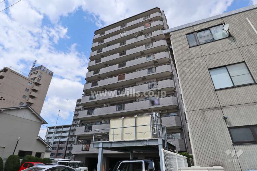 宝マンション千代田橋の外観（南東側から）