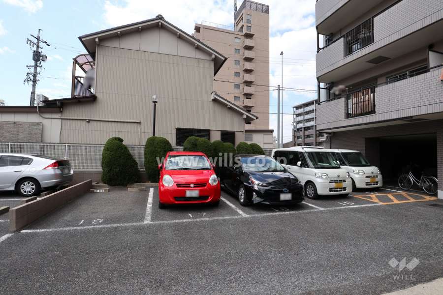 敷地内駐車場（屋外平面式）
