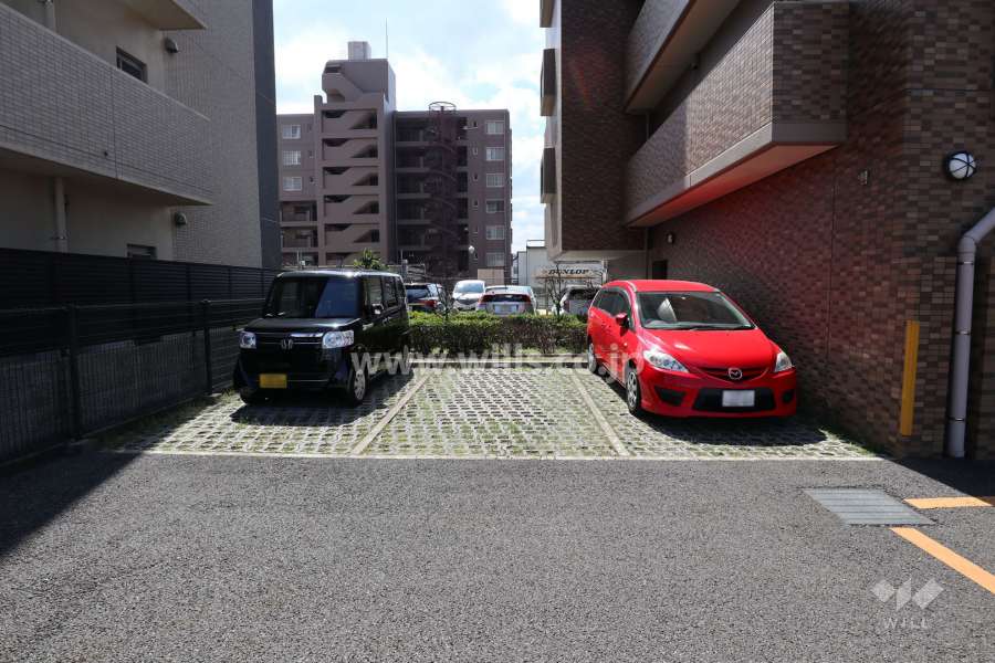 敷地内駐車場（屋外平面式）