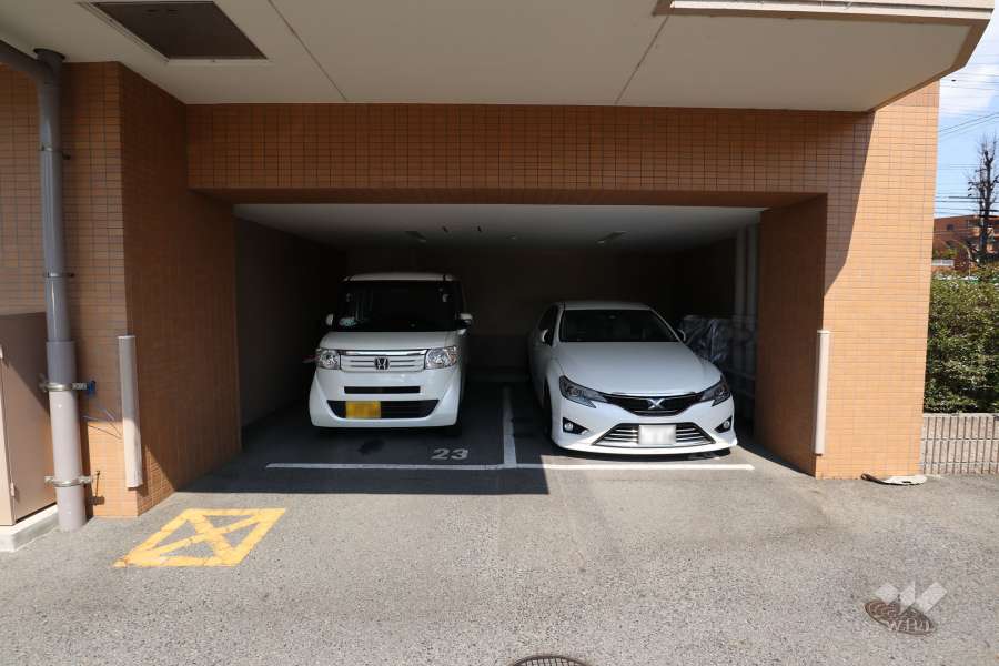 敷地内駐車場（屋内平面式）