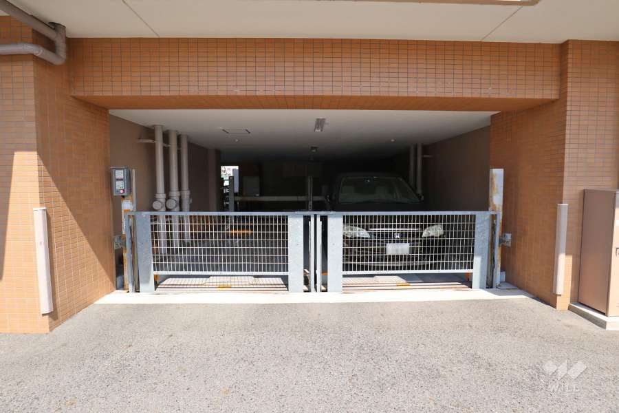 敷地内駐車場（屋内機械式）