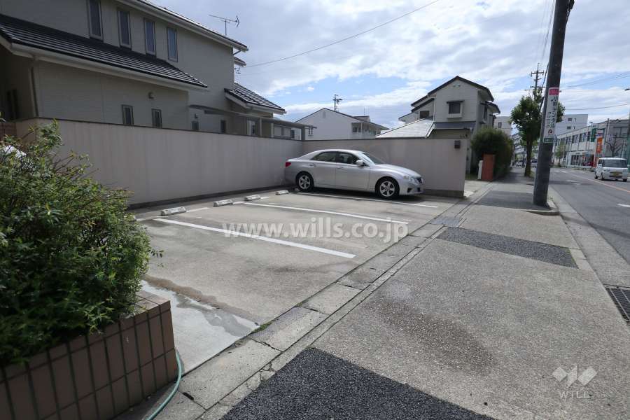 敷地内駐車場（屋外平面式）