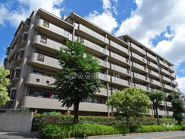 アストラル千里古江台の外観（南西側から）