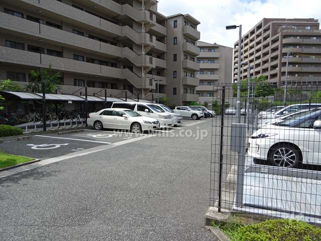 敷地内駐車場（屋外平面式と屋外機械式）