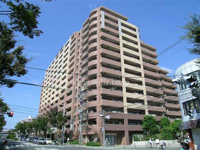 ライオンズガーデン千里丘の外観（南西側から）