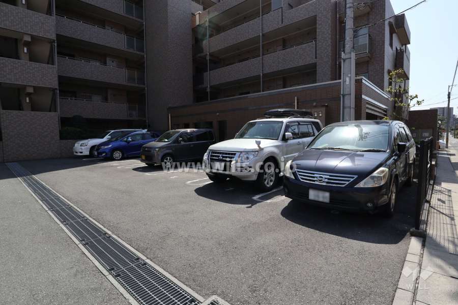 敷地内駐車場（屋外平面式）
