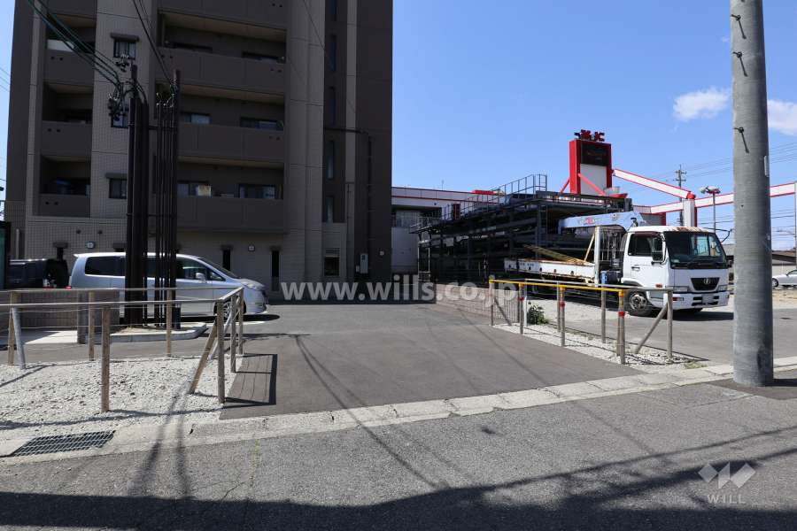 駐車場出入り口
