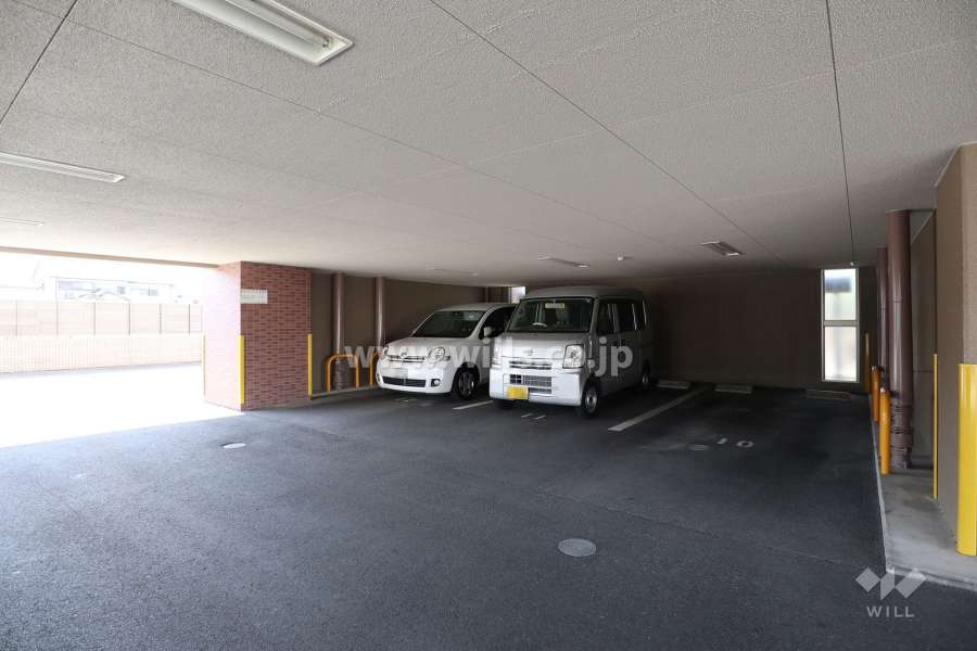 敷地内駐車場（屋内平面式）