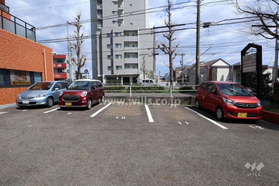 敷地内駐車場（屋外平面式）