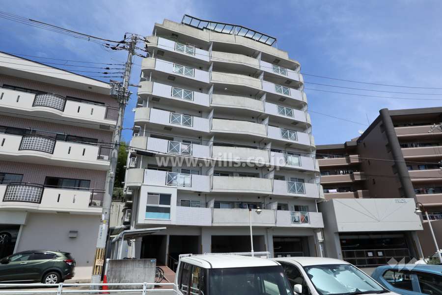 プリオーレ千里山田の外観（南西側から）