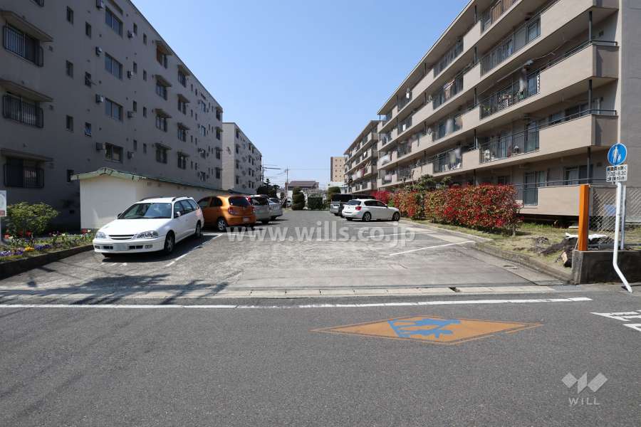 駐車場出入り口