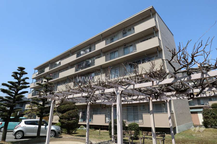 長栄住宅3号棟の外観（南東側から）