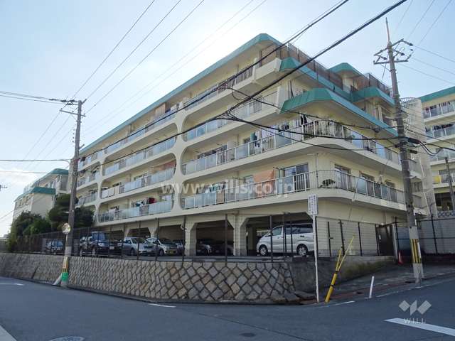 関大前スカイハイツC棟の外観（北東側から）