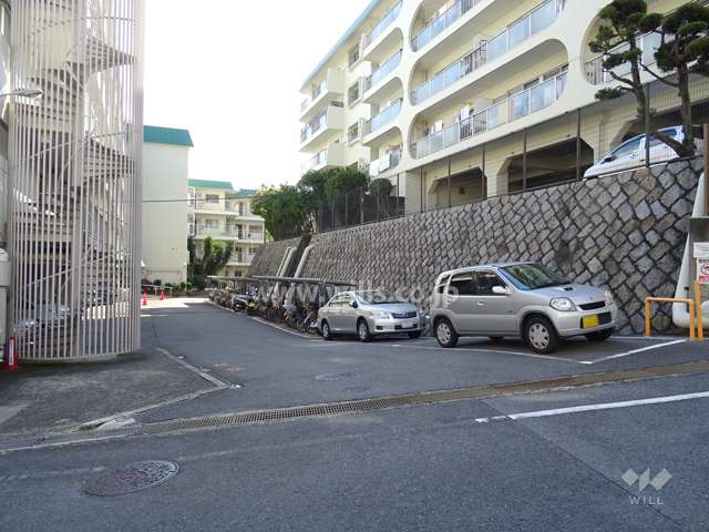 駐車場出入り口