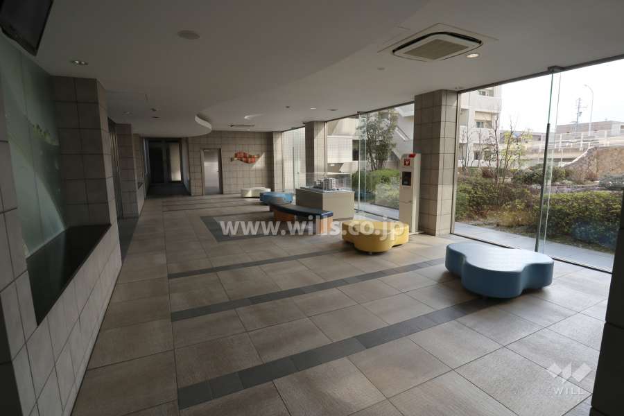 エントランス奥の共用スペース