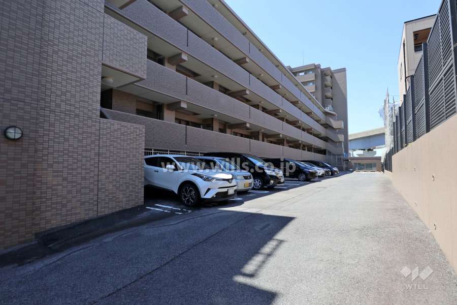敷地内駐車場（屋外平面式）