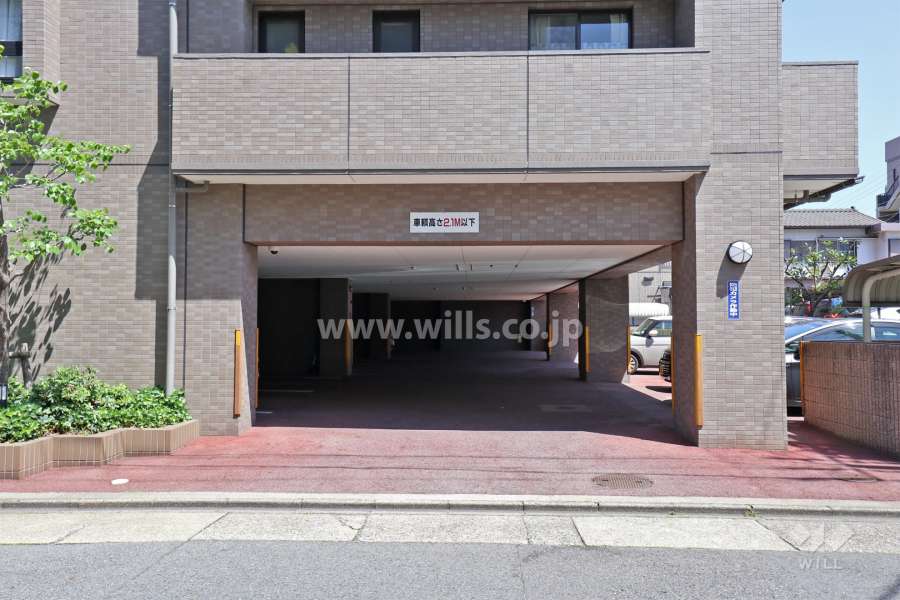 駐車場出入り口