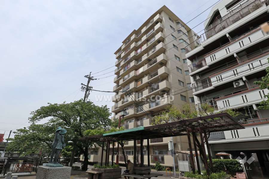 シャトー新守2の外観（南東側から）