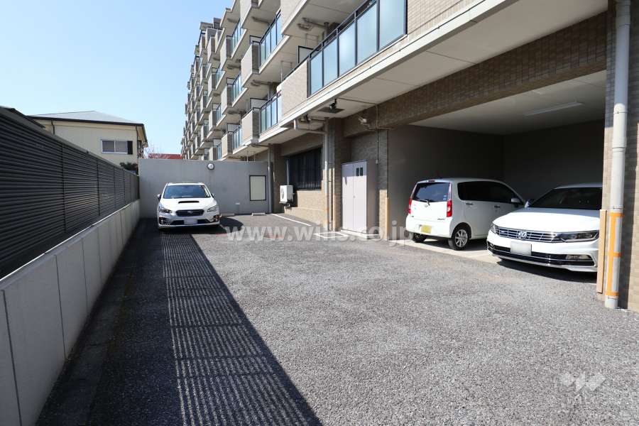 敷地内駐車場（屋外平面式)