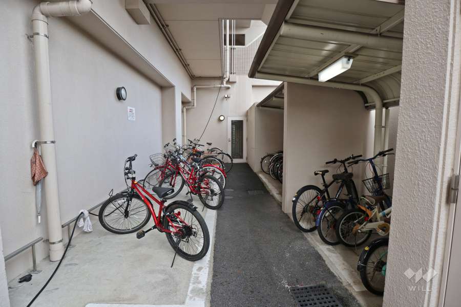 屋内に設けられた駐輪場