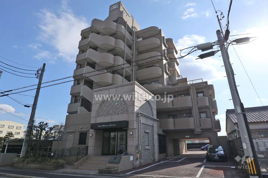 ライオンズマンション四軒家の外観（北西側から）