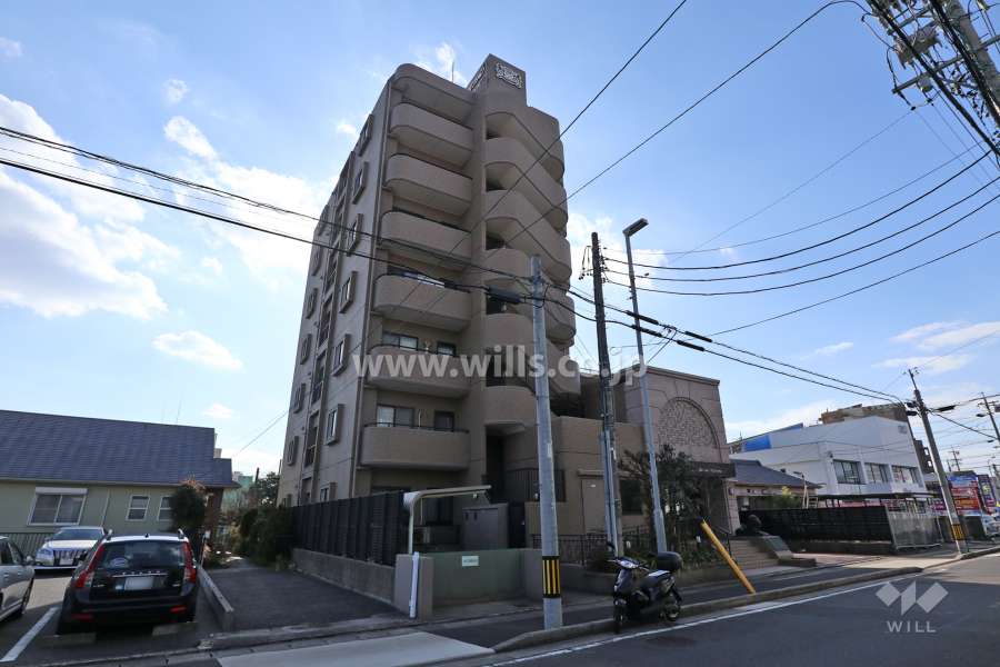 ライオンズマンション四軒家の外観（北東側から）