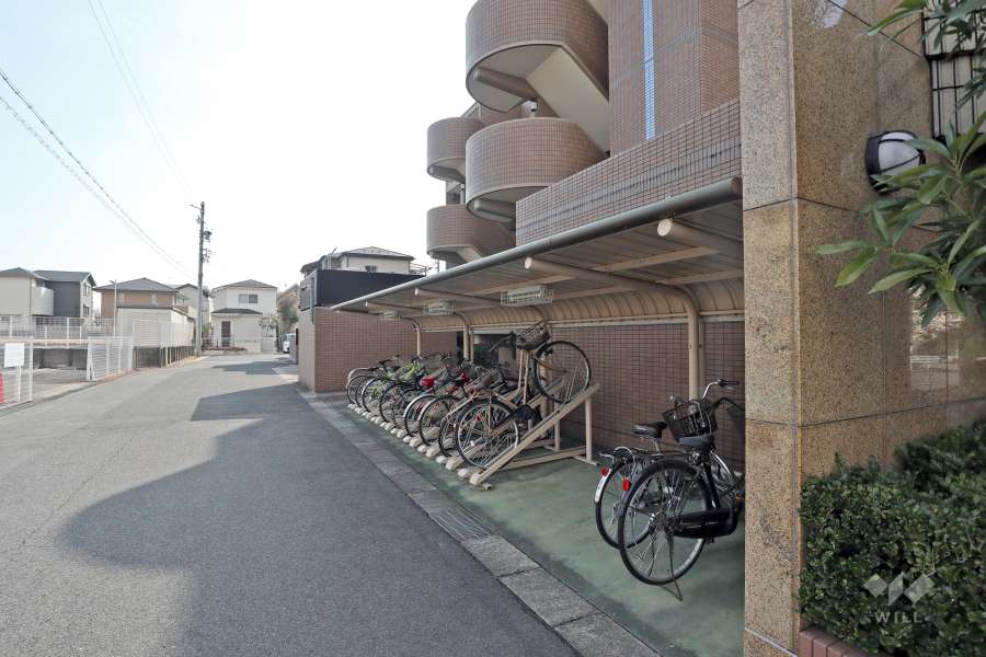 ルーフ付の駐輪場