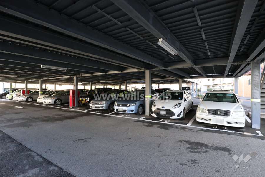 敷地内駐車場（平面自走式）1階