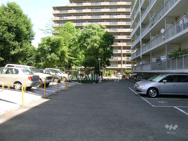 敷地内の駐車場（平面式と機械式とがあります。）