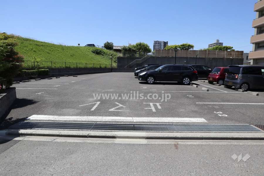 駐車場出入り口