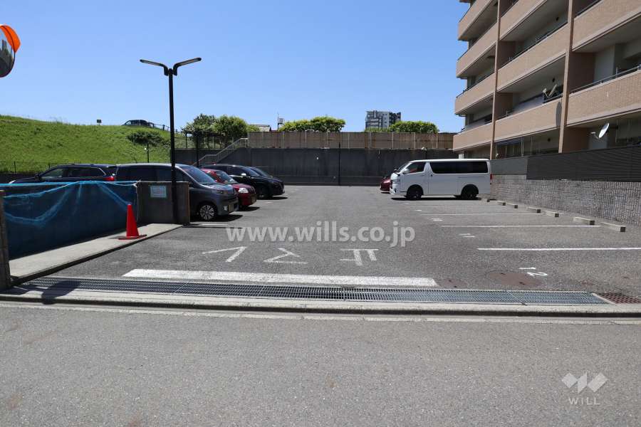 駐車場出入り口