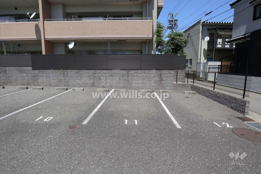 敷地内駐車場（屋外平面式）