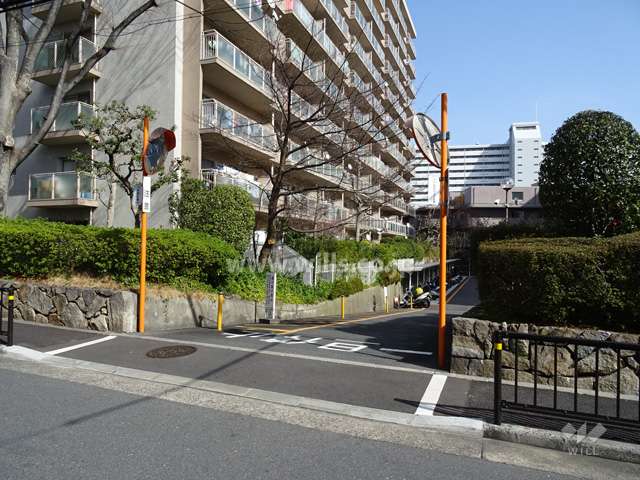 駐車場出入り口