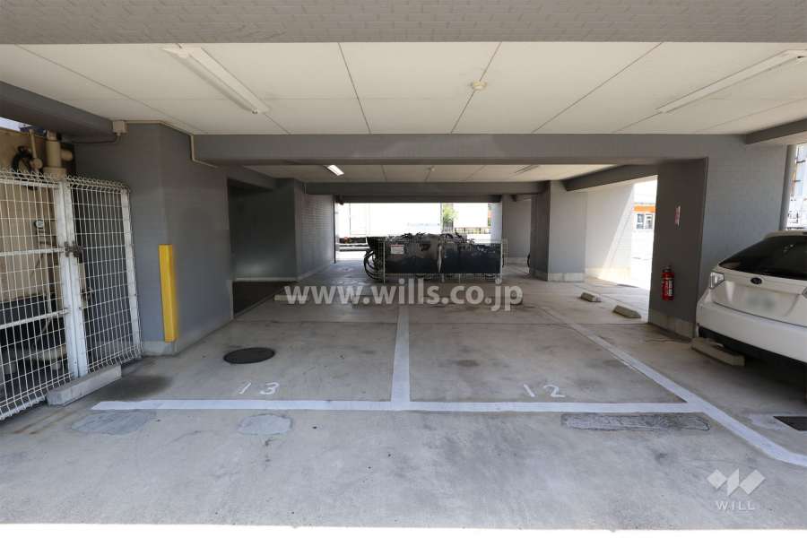 敷地内駐車場（屋内平面式）