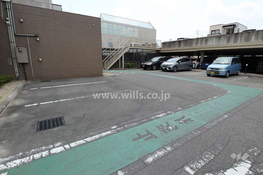 敷地内駐車場（屋外平面式）