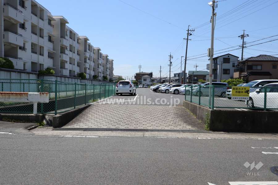 駐車場出入り口