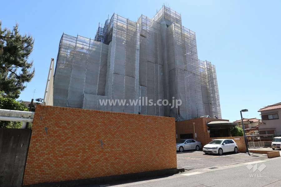 ライオンズマンション小幡西城の外観（北東側から）　※2019年5月現在大規模修繕工事中