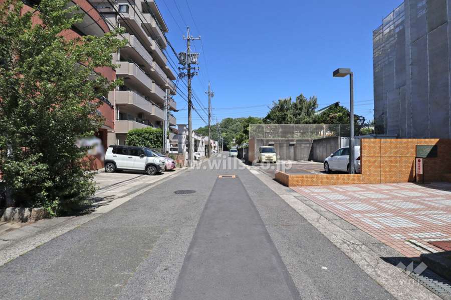 敷地北側の前面道路