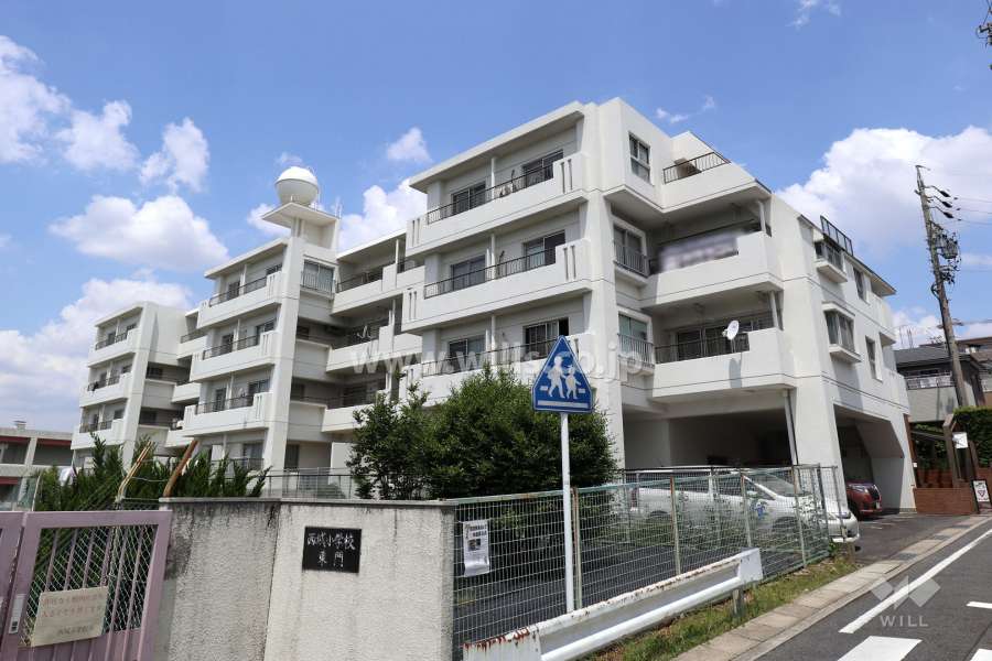 小幡アイリスの外観（南東側から）