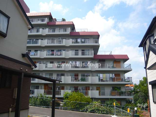 千里レックスマンションB棟の外観（西側から）