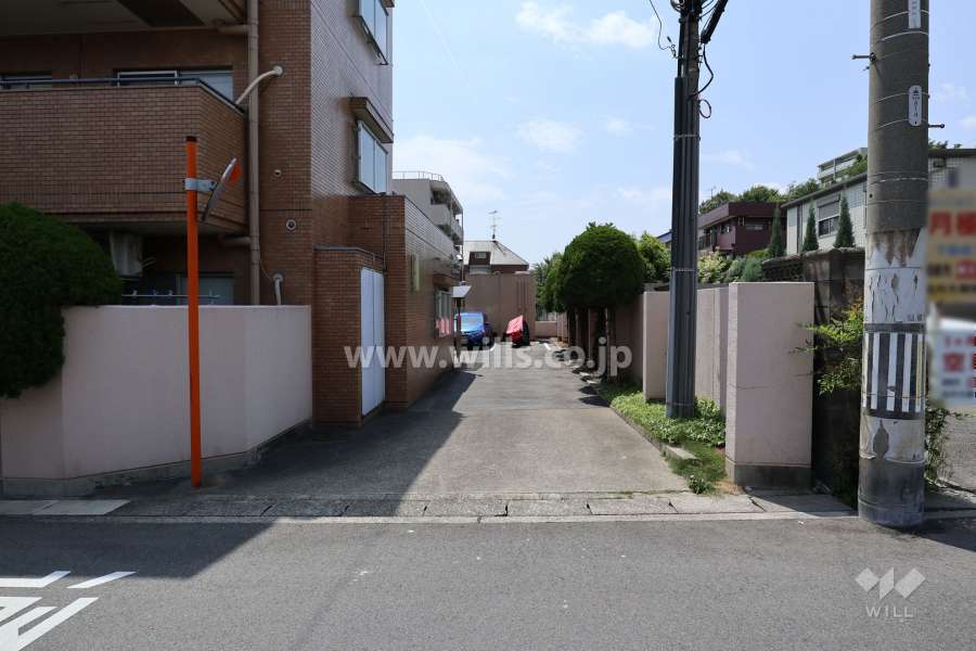 駐車場出入り口