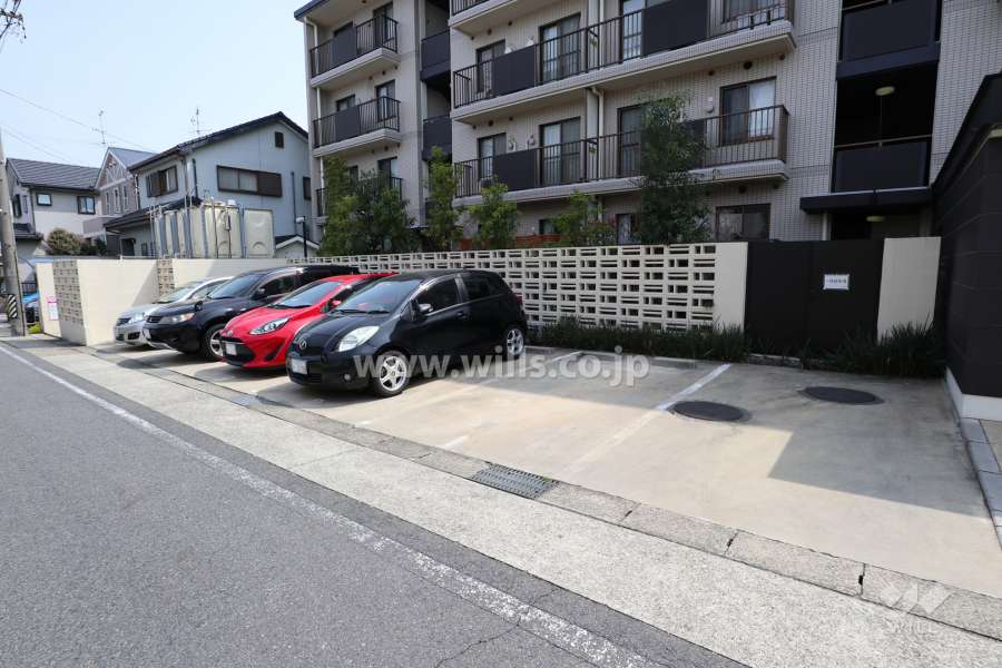 敷地内駐車場（屋外平面式）